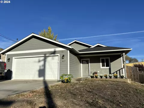 827 NE Jackson Ave, Myrtle Creek, OR 97457