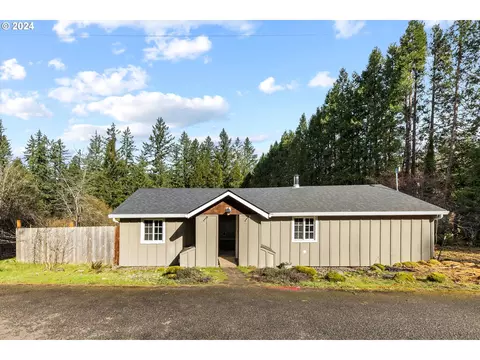 22730 S Cadonau Rd, Estacada, OR 97023