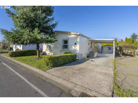 225 Bellevue Dr, Aumsville, OR 97325