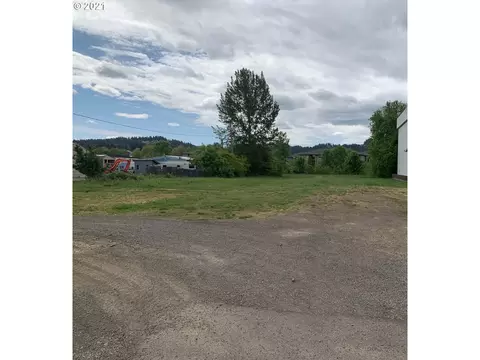 3770 W 11th Ave, Eugene, OR 97402 photo 1