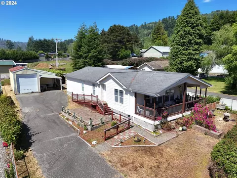 97819 Chilcote Ln, Brookings, OR 97415