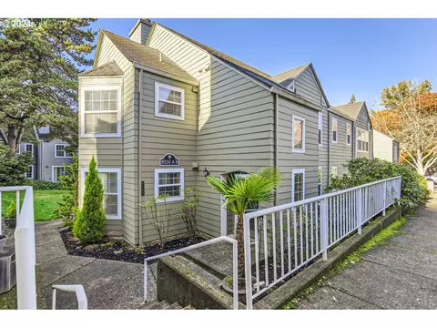 8550 SW Curry Dr #A, Wilsonville, OR 97070