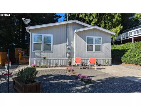 1050 N Cedar Point Rd #C6, Coquille, OR 97423