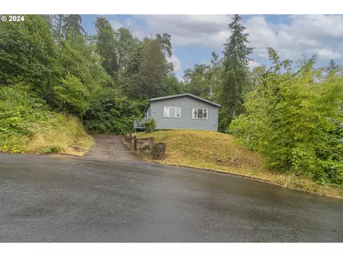 916 SE Loren Ln, Toledo, OR 97391