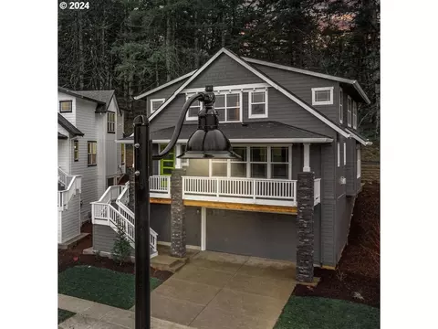 10175 SE Heritage Rd, Happy Valley, OR 97086