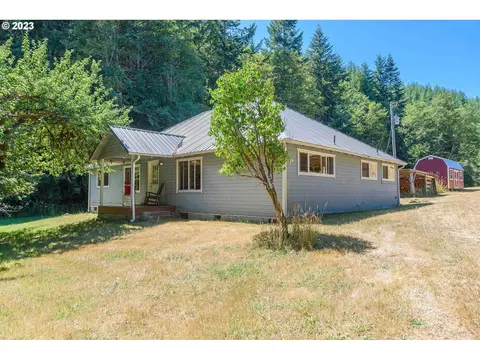 91523 Hall Creek Ln, Myrtle Point, OR 97458