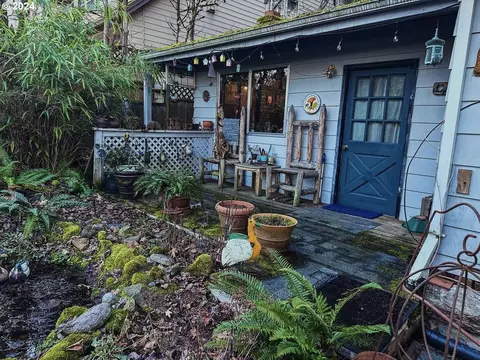 17420 SW Oviatt St, Beaverton, OR 97007