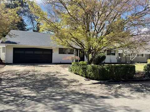 17905 SW Shawnee Tr, Tualatin, OR 97062