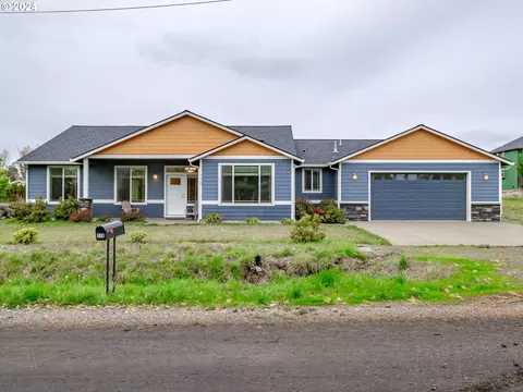770 Academy St, Mount Angel, OR 97362