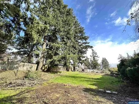 Riverview Dr, Salem, OR 97304