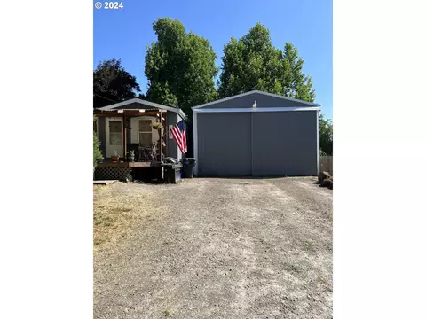 16766 S Beckman Rd, Oregon City, OR 97045