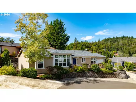 183 Samantha Way, Canyonville, OR 97417