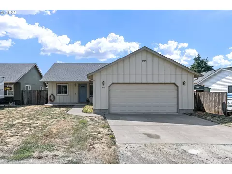 425 S 12th St, Cottage Grove, OR 97424