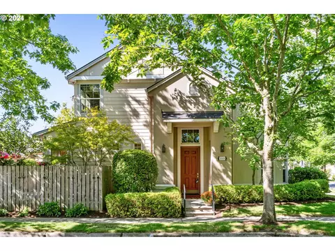 1689 NE 65th Ave, Hillsboro, OR 97124