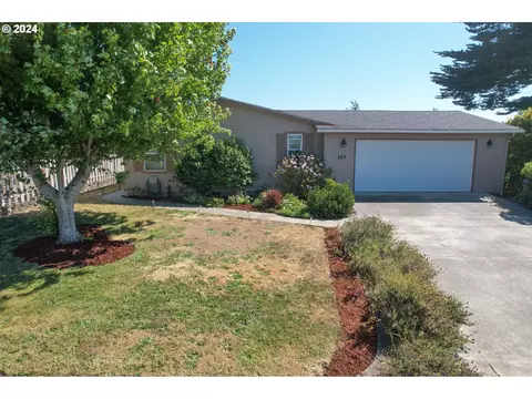 257 1st Ave, Coos Bay, OR 97420
