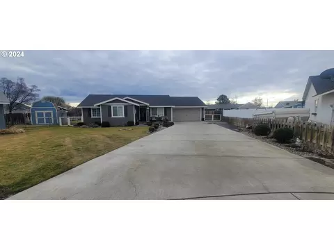 1 Rio Senda St, Umatilla, OR 97882