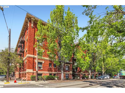 1829 NW Lovejoy St #407, Portland, OR 97209