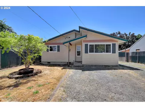 2353 G St, Springfield, OR 97477