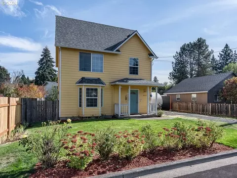 890 NE 4th Ave, Hillsboro, OR 97124