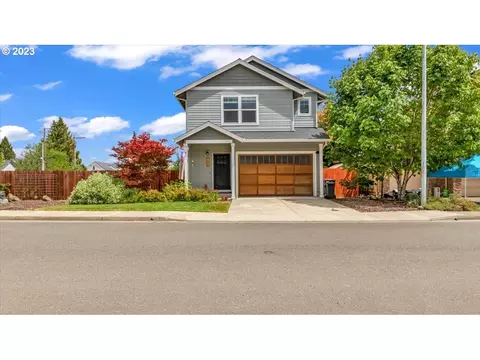 100 S 6th St, Carlton, OR 97111