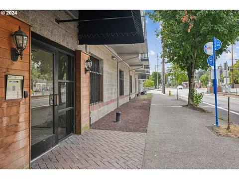 20 SE 172nd Ave #107, Portland, OR 97233