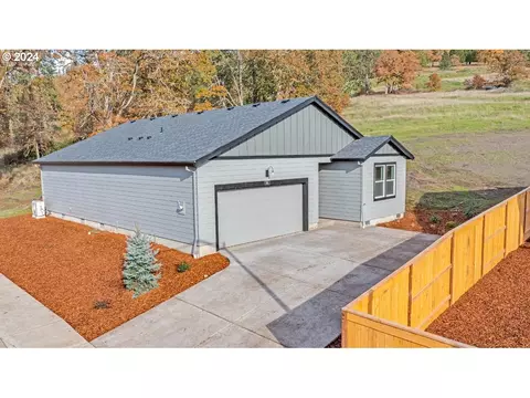595 Wetleau Dr, Lowell, OR 97452