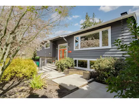5346 SW 33rd Dr, Portland, OR 97239