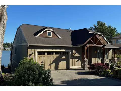 21136 NE Interlachen Ln, Fairview, OR 97024