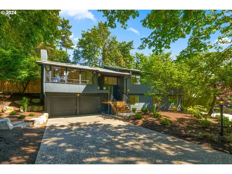 3310 SW 70th Ave, Portland, OR 97225