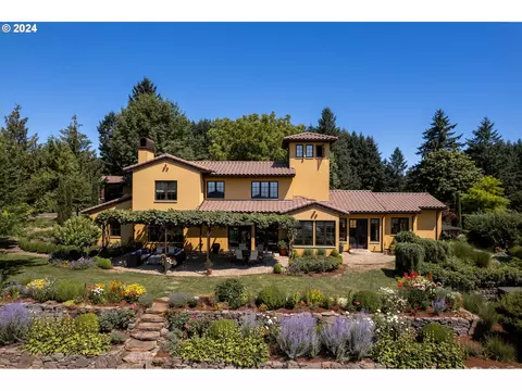 17001 NE Fairview Dr, Dundee, OR 97115