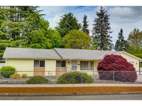 1103 S Pennington Dr, Newberg, OR 97132