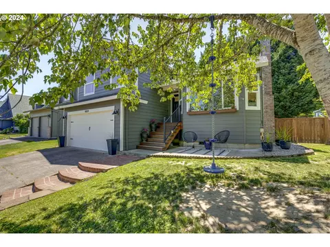 6834 SE 68th Ct, Hillsboro, OR 97123