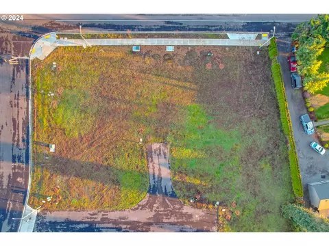 1504 1516 Barn Ct, Woodburn, OR 97071