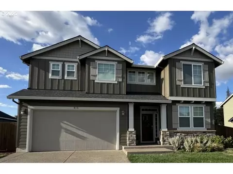 915 Paul St, Mount Angel, OR 97362
