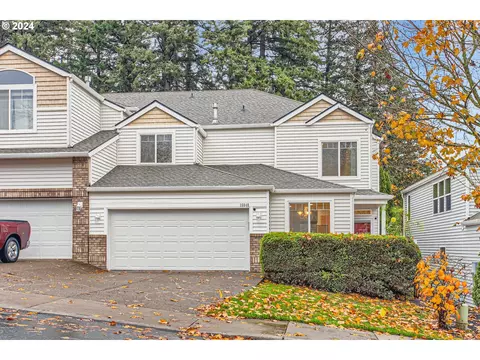 15840 SW Peachtree Dr, Portland, OR 97224