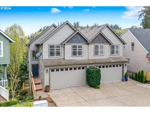 1475 Willamette Falls Dr, West Linn, OR 97068