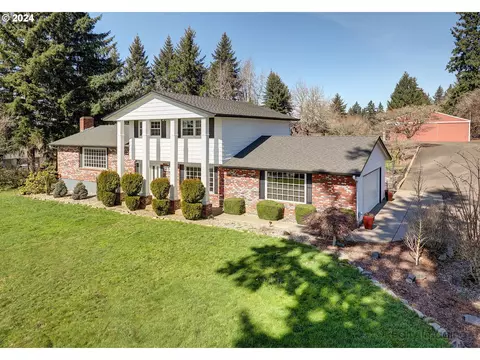 25165 SE Hoffmeister Rd, Damascus, OR 97089