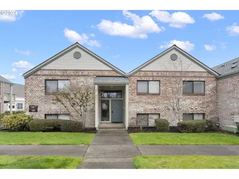 16248 SW 130th Ter #18, King City, OR 97224