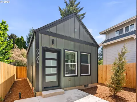 9050 N Endicott Ave #B, Portland, OR 97217