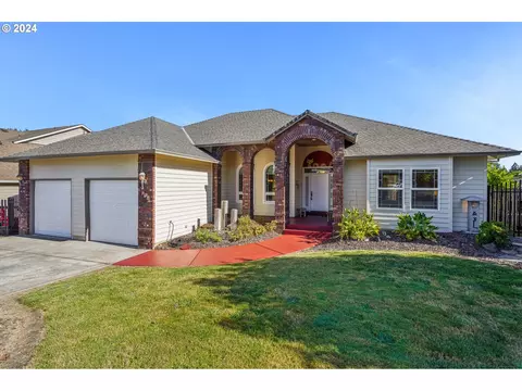 267 SW 37th Ter, Gresham, OR 97080