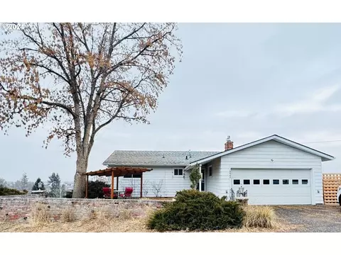 2940 Hillcrest Dr, Baker City, OR 97814