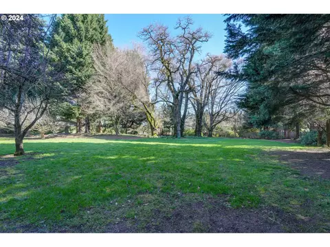 716 NW 68th St, Vancouver, WA 98665