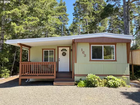 1600 Rhododendron Dr #163, Florence, OR 97439