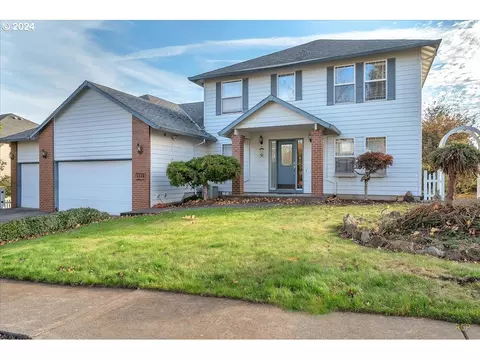 4604 SE Viewpoint Dr, Troutdale, OR 97060