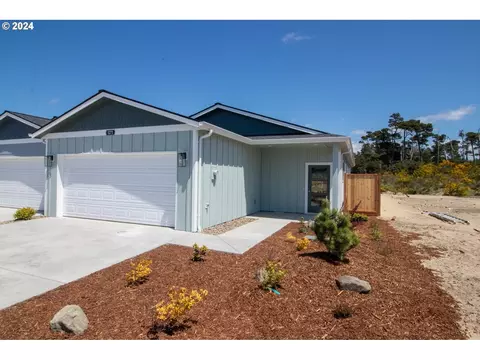 5271 Nopal St, Florence, OR 97439