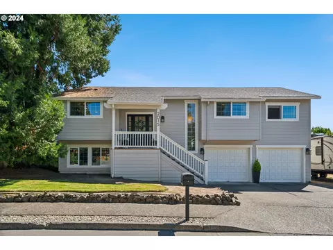 2015 Doral Ct, West Linn, OR 97068