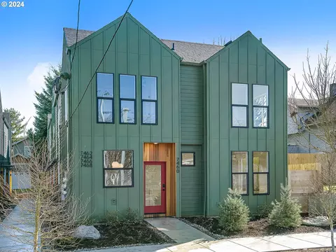 7464 N Macrum Ave #8, Portland, OR 97203