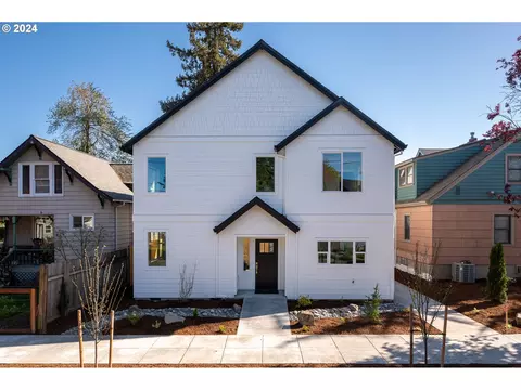 8414 NE Holladay St, Portland, OR 97220