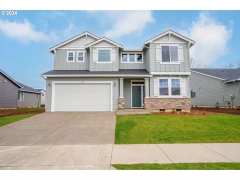 235 Walnut St, Mount Angel, OR 97362