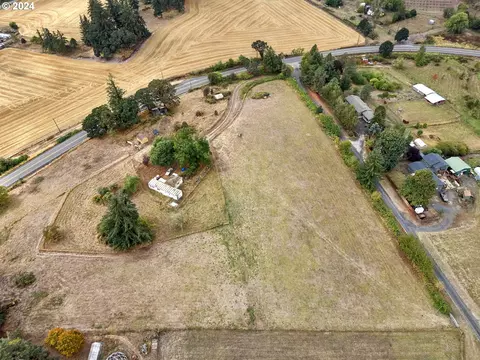 2880 Spring Valley Ln, Salem, OR 97304
